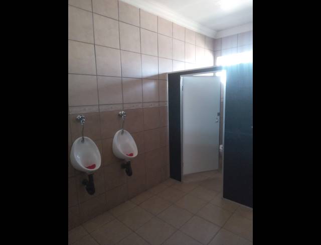 900M² BUILDING TO LET IN APEX